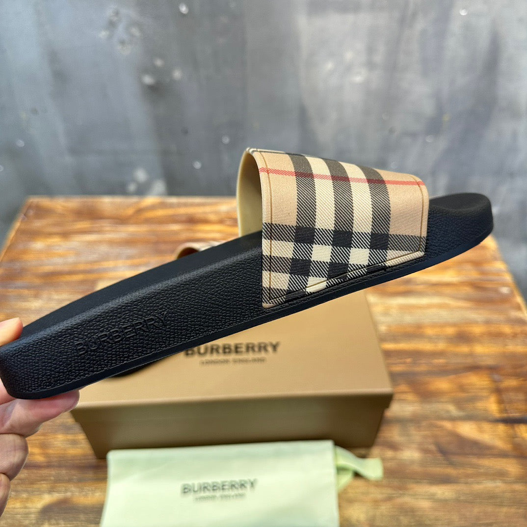 BURBERRY Sandalias Unisex