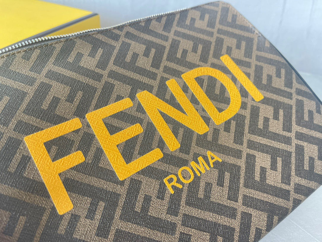 FENDI Clutch Pack Marron