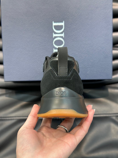 DIOR B25 RUNNER SNEAKER