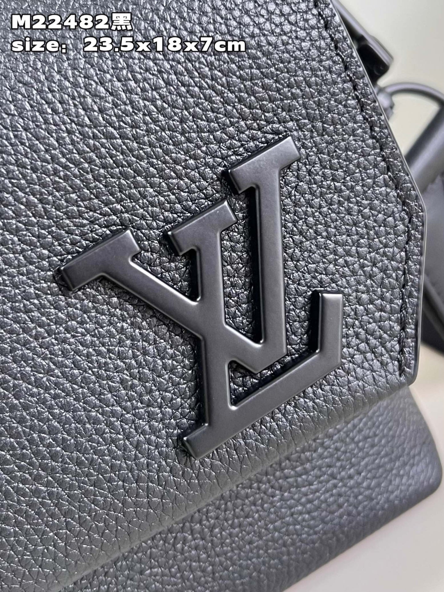 LV Fastline Messenger M22482