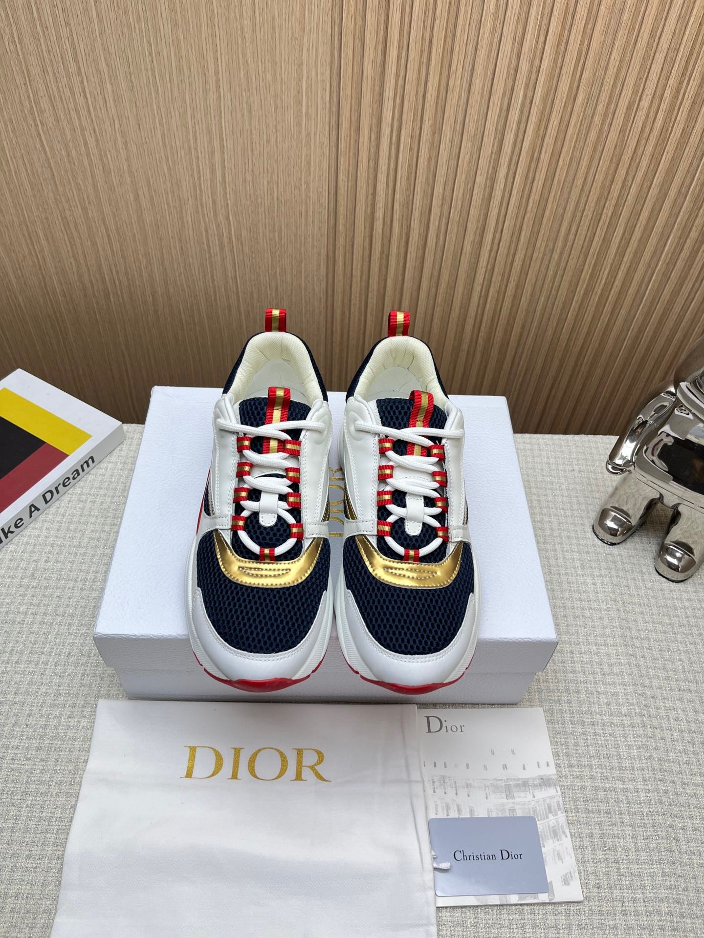 Dior B22 (BLANCO, ROJO, AZUL MARINO, DORADO)