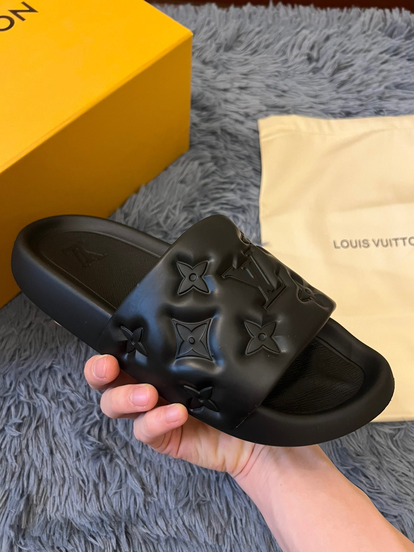 LV Waterfront Mule 1A9FKS