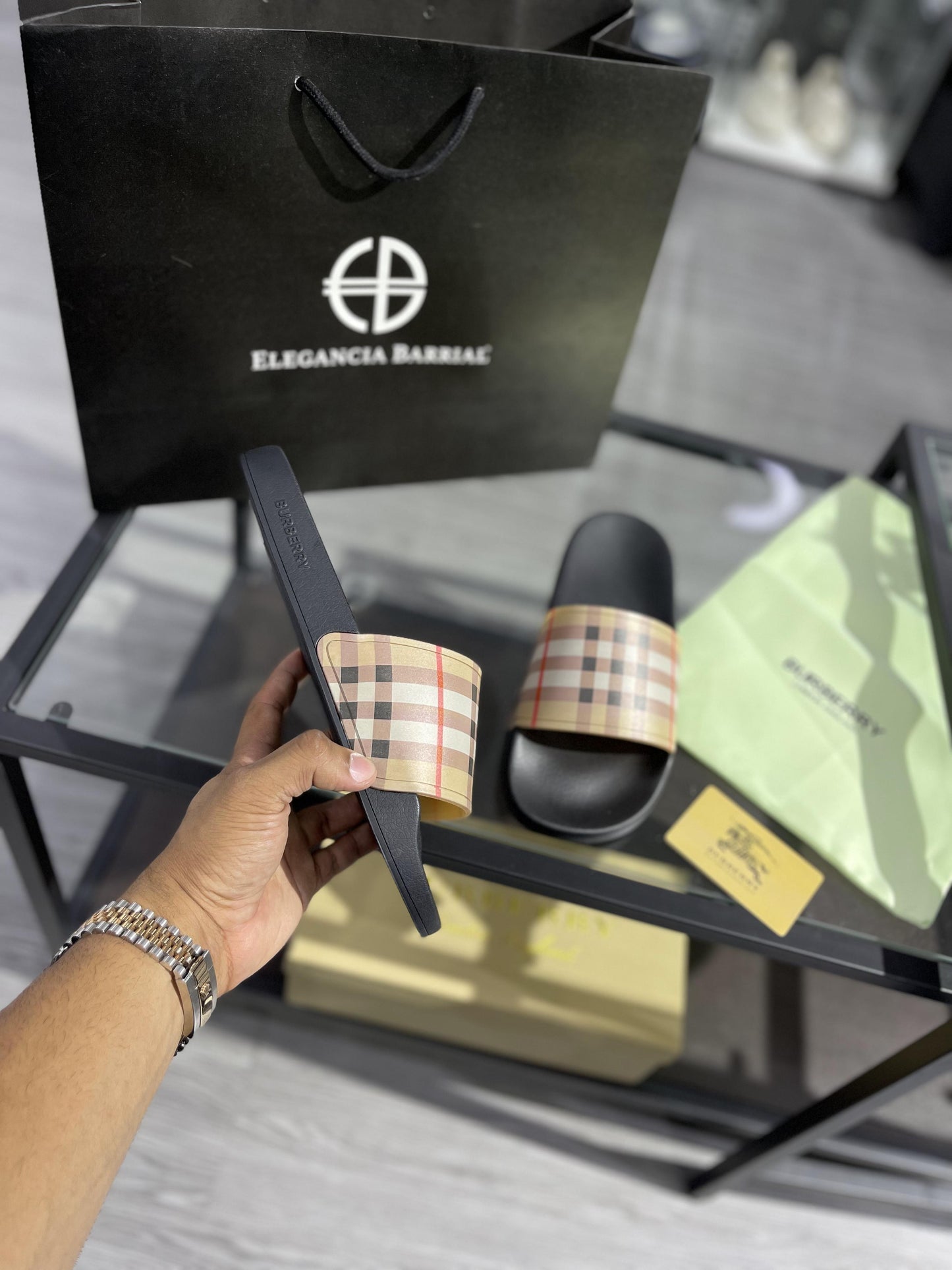 BURBERRY Vitange Check Print Slides