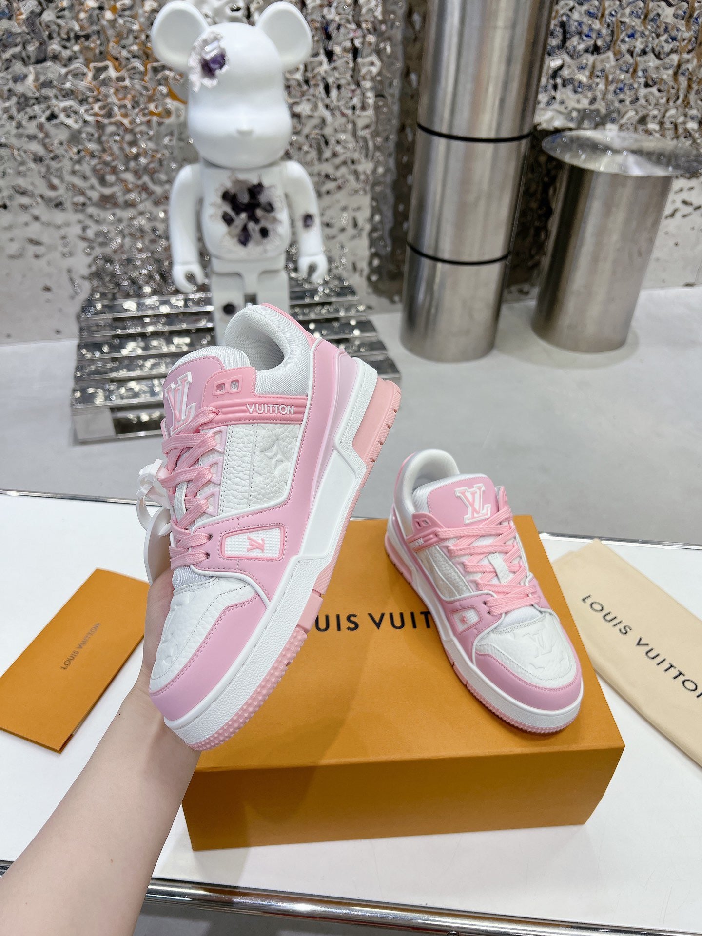 LV Trainer Sneaker 1ABOE8