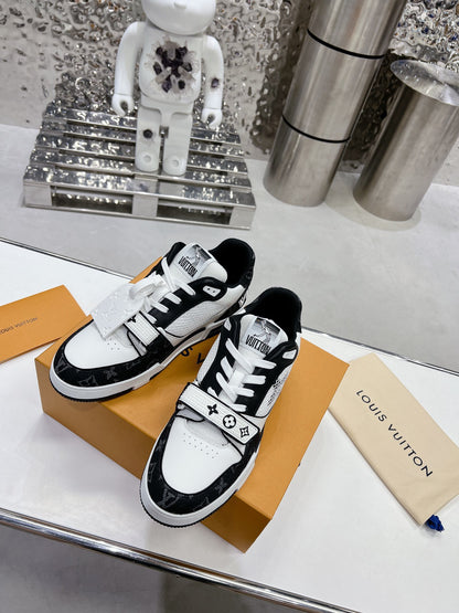 LV Trainer Sneaker 1ABODA