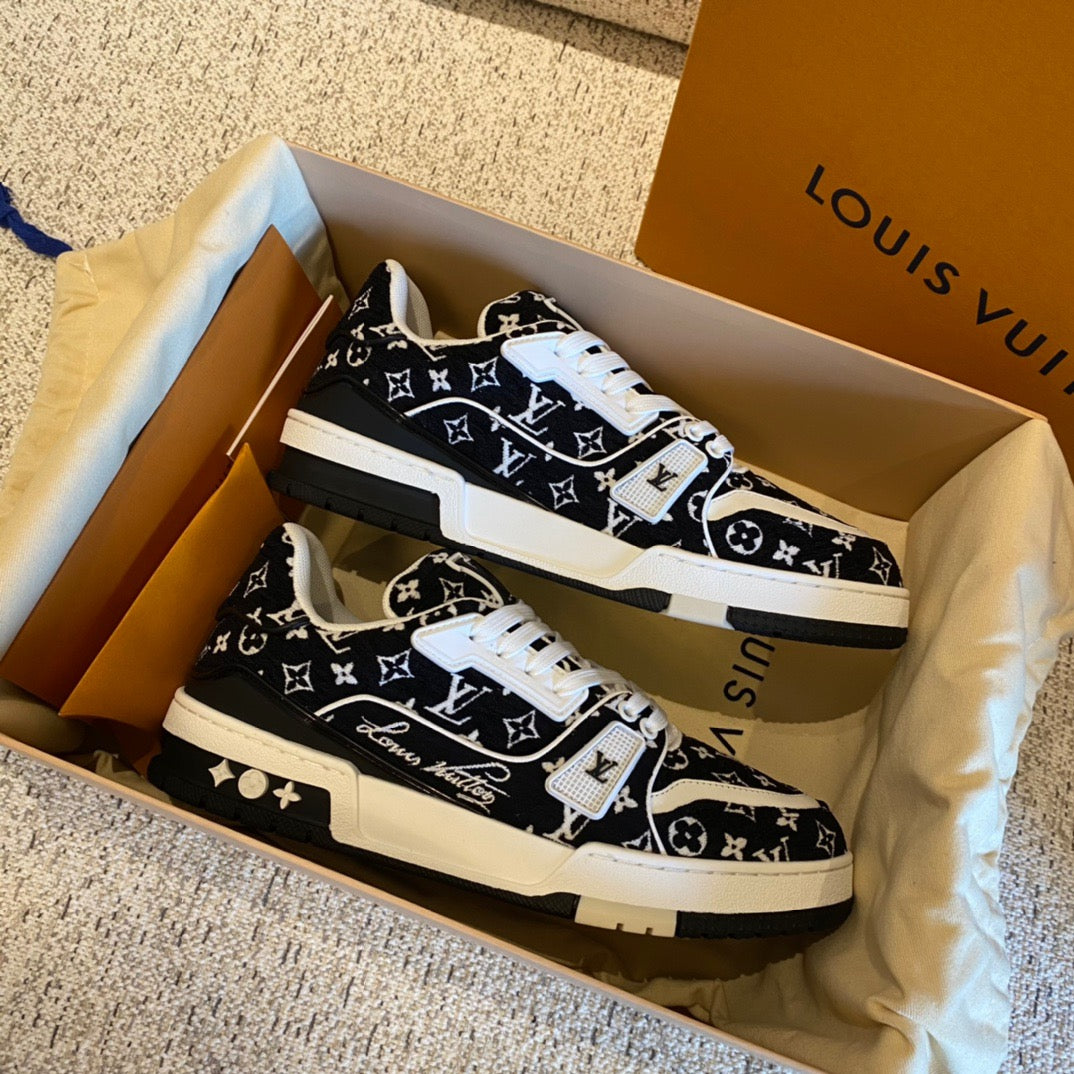 LV Trainer Sneaker 1ABFTI