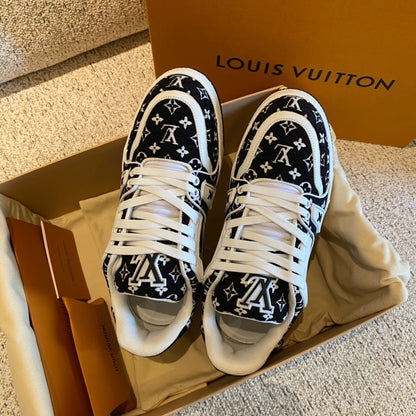 LV Trainer Sneaker 1ABFTI