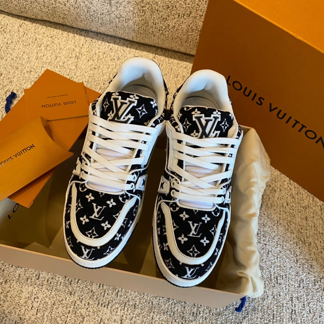 LV Trainer Sneaker 1ABFTI