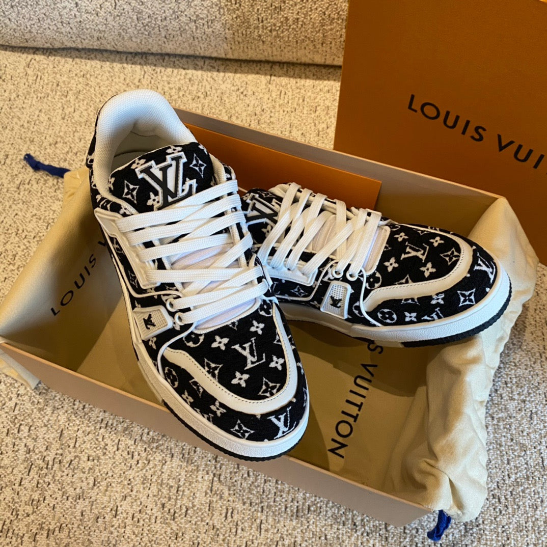 LV Trainer Sneaker 1ABFTI