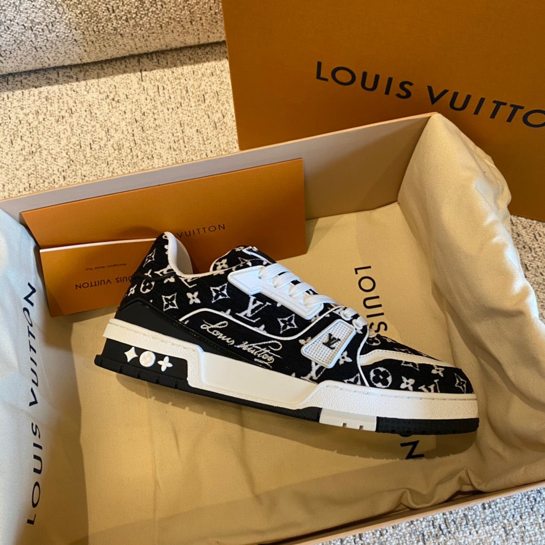 LV Trainer Sneaker 1ABFTI