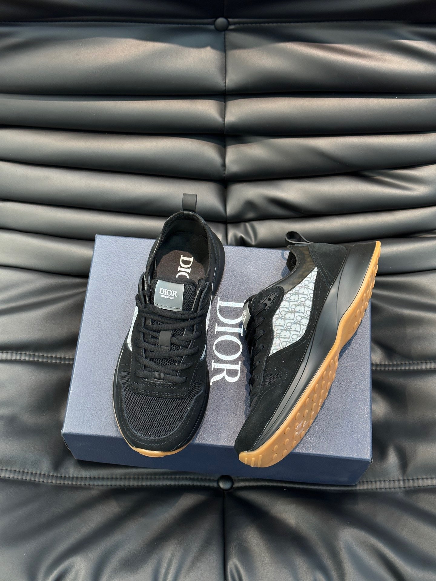 DIOR B25 RUNNER SNEAKER