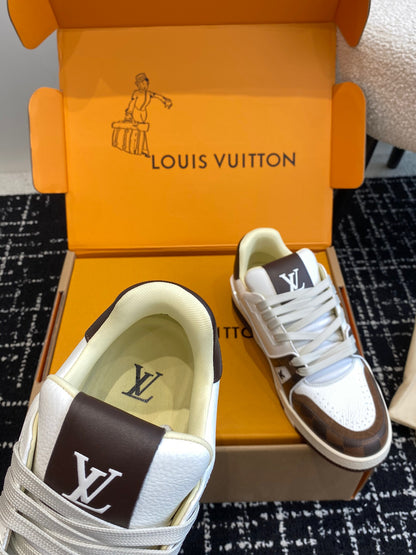 LV Trainer Sneaker Blanco Gamusa Marron