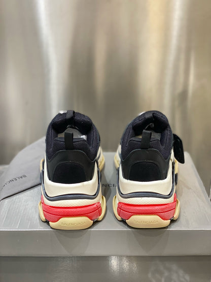 Balenciaga Triple S In Black