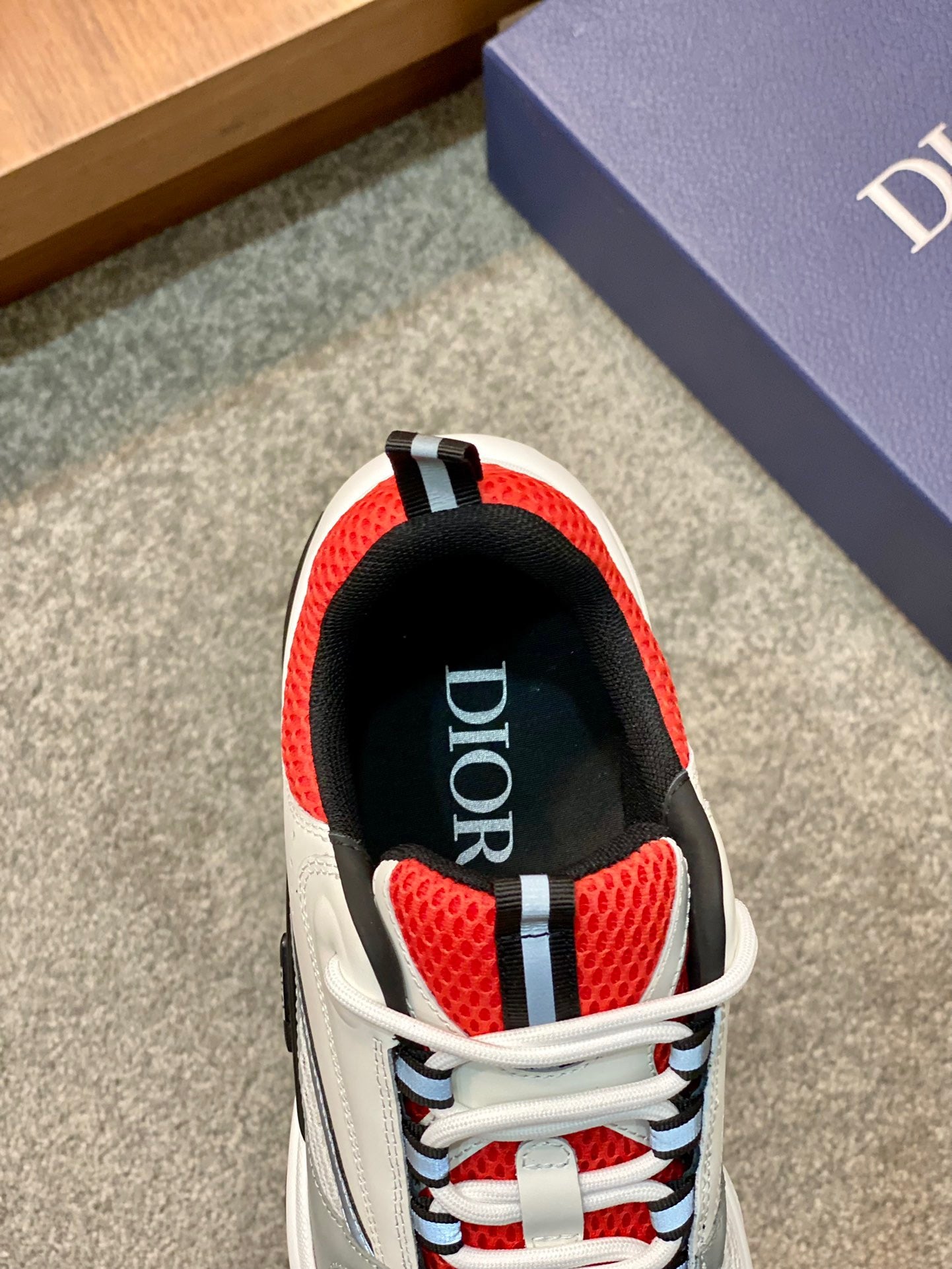 Dior B22 Rojo