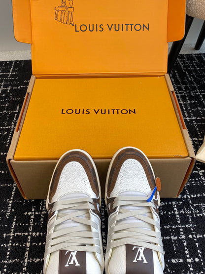 LV Trainer Sneaker Blanco Gamusa Marron