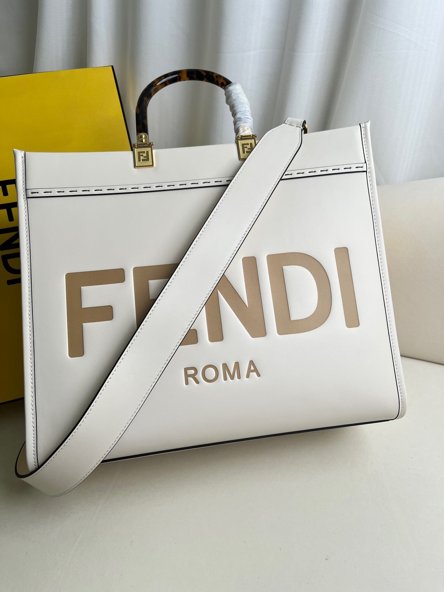 FENDI Sunshine midium tote bag White