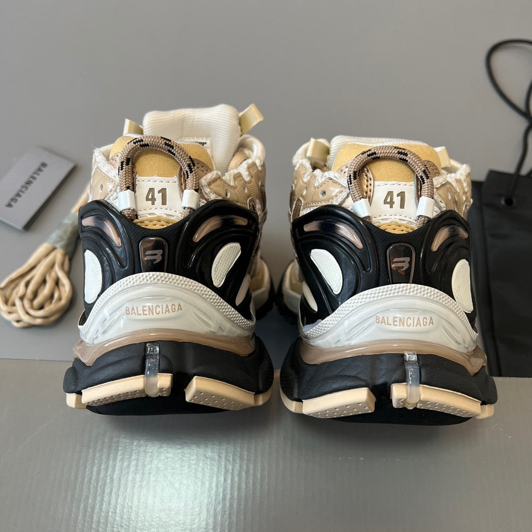 BALENCIAGA RUNNER Egg Beige