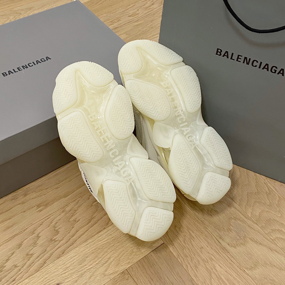 Balenciaga TRIPLE S CLEAR SOLE SNEAKER IN WHITE