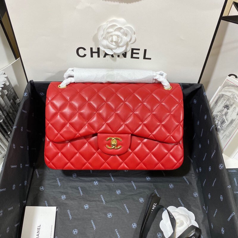 CHANEL CLASICA CIERRE DORADO