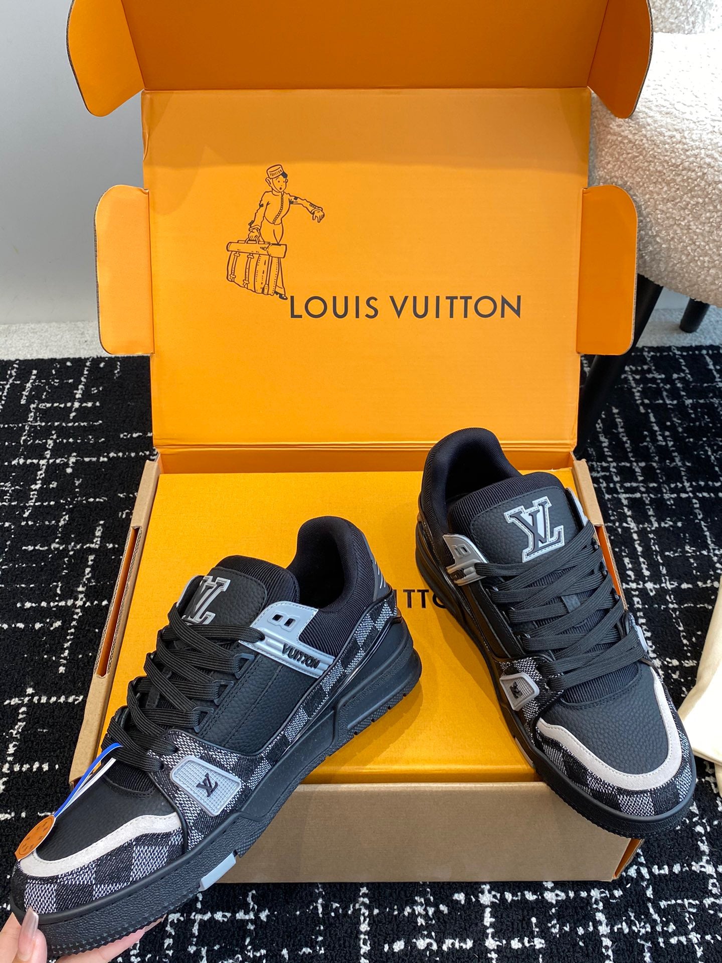 LV Trainer Sneaker 1ACWD6