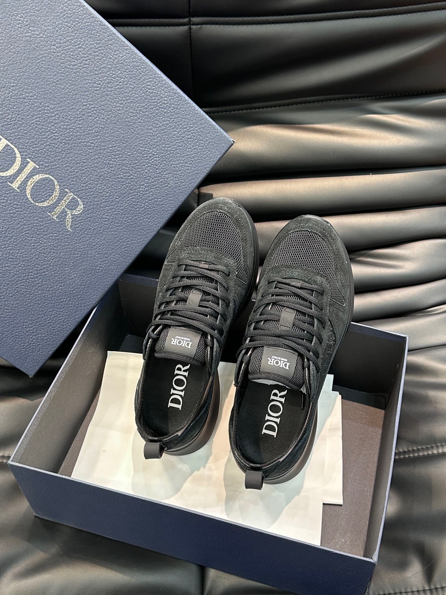 DIOR B25 RUNNER SNEAKER