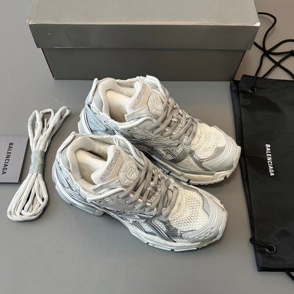 BALENCIAGA RUNNER Grey Beige