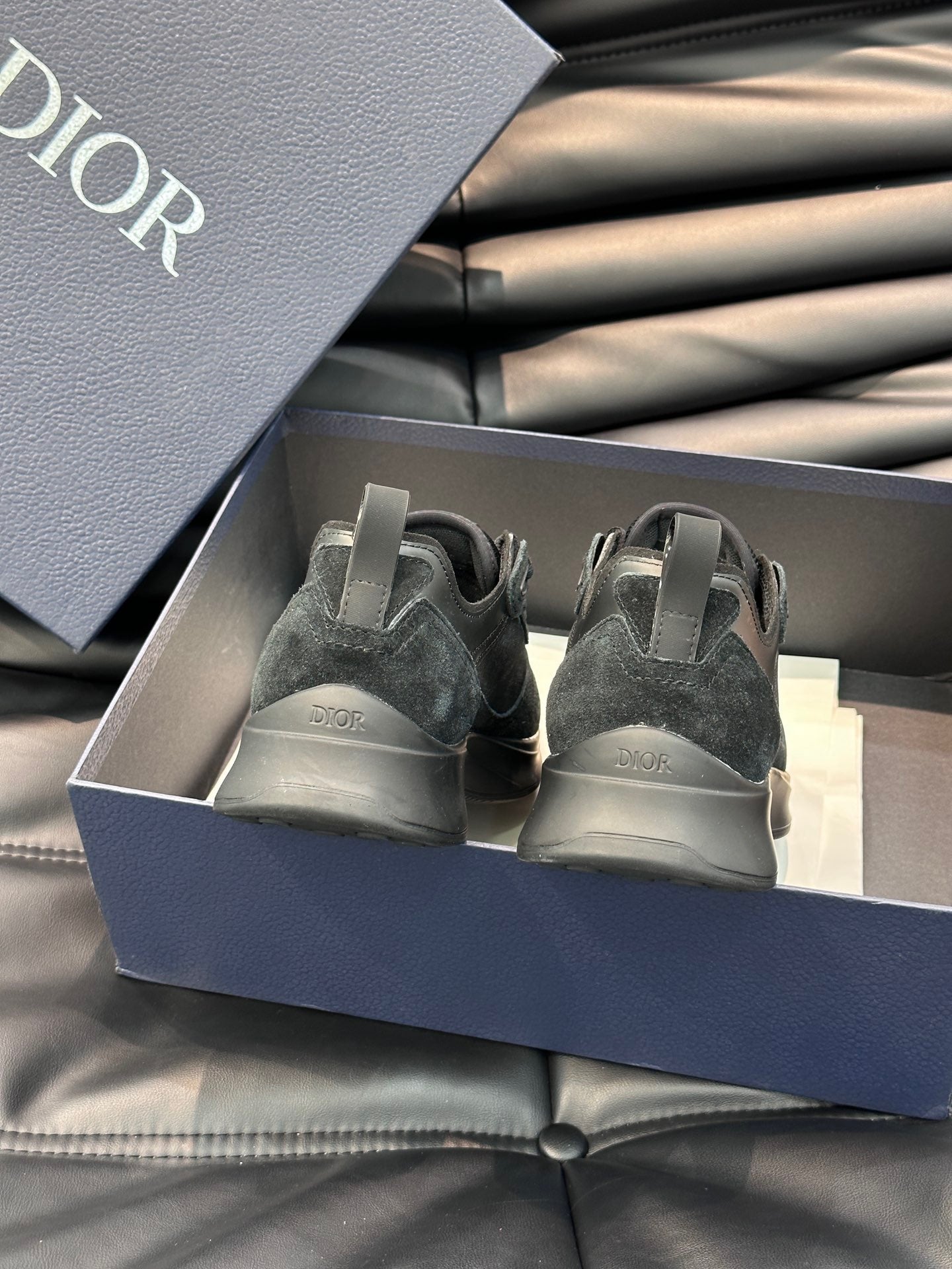 DIOR B25 RUNNER SNEAKER