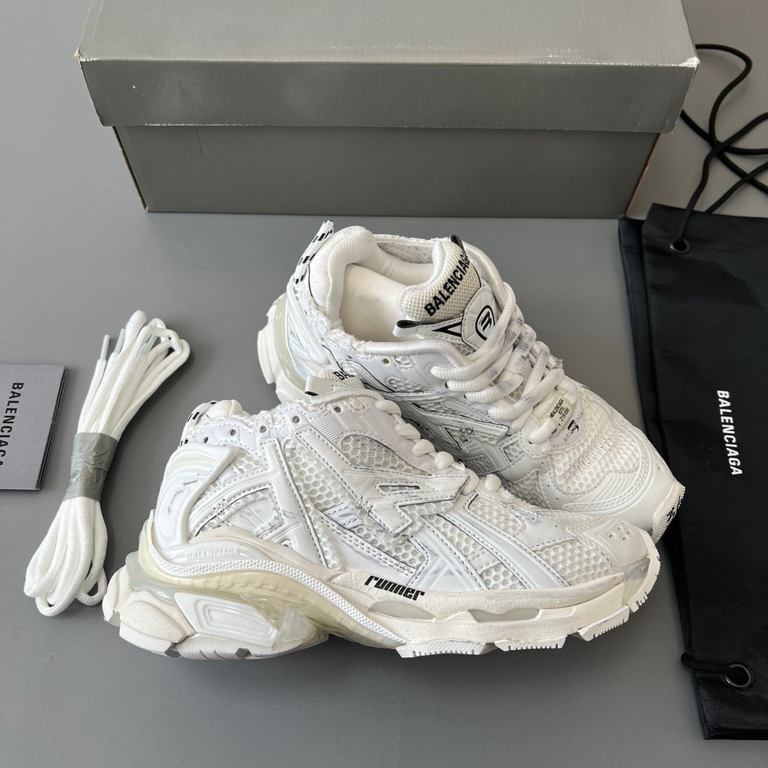 BALENCIAGA RUNNER White Beige 2