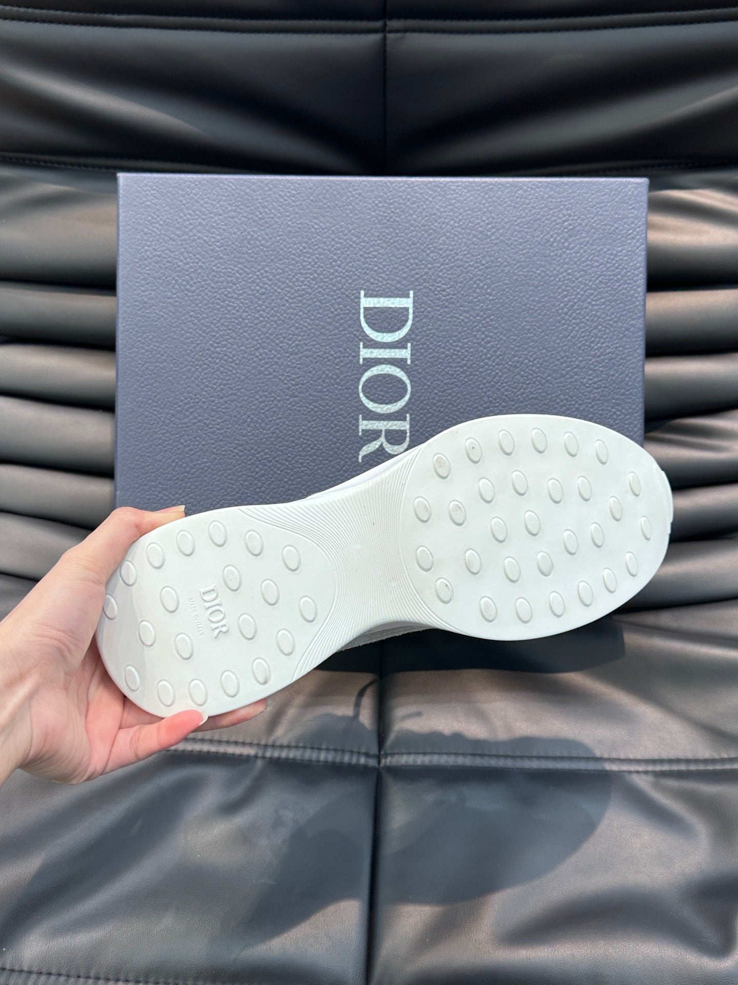 DIOR B25 RUNNER SNEAKER