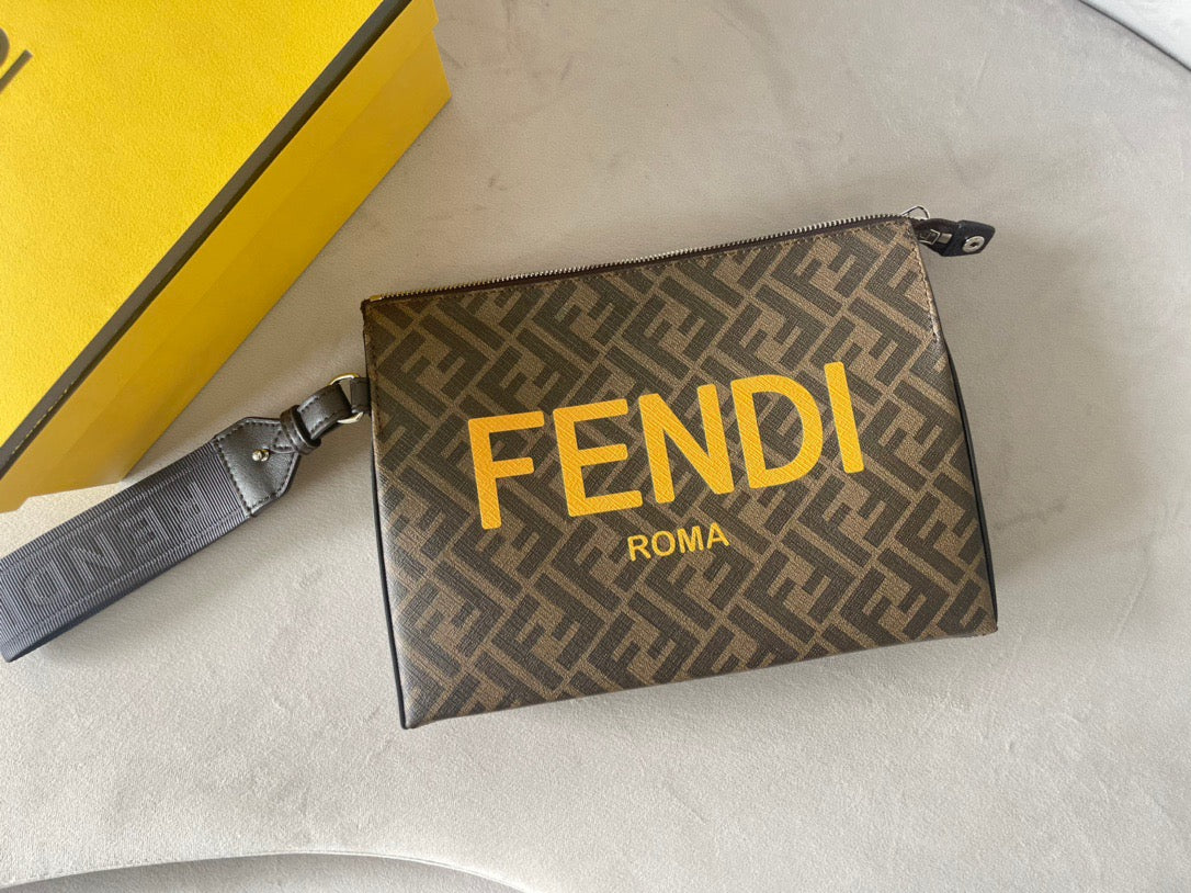 FENDI Clutch Pack Marron