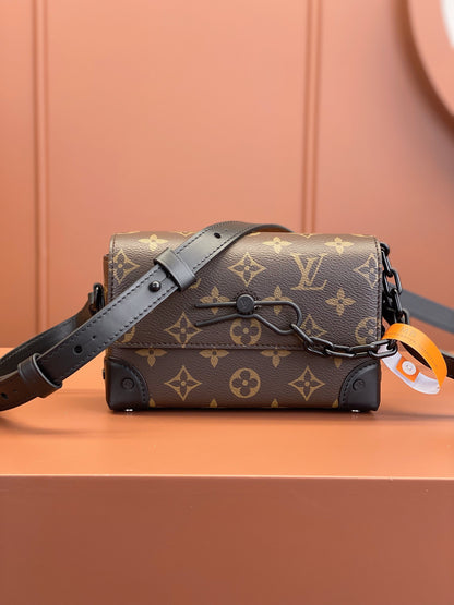 LV M83613 Steamer Wearable Wallet