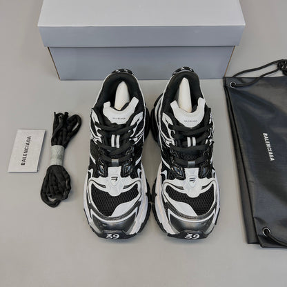 BALENCIAGA RUNNER Black White