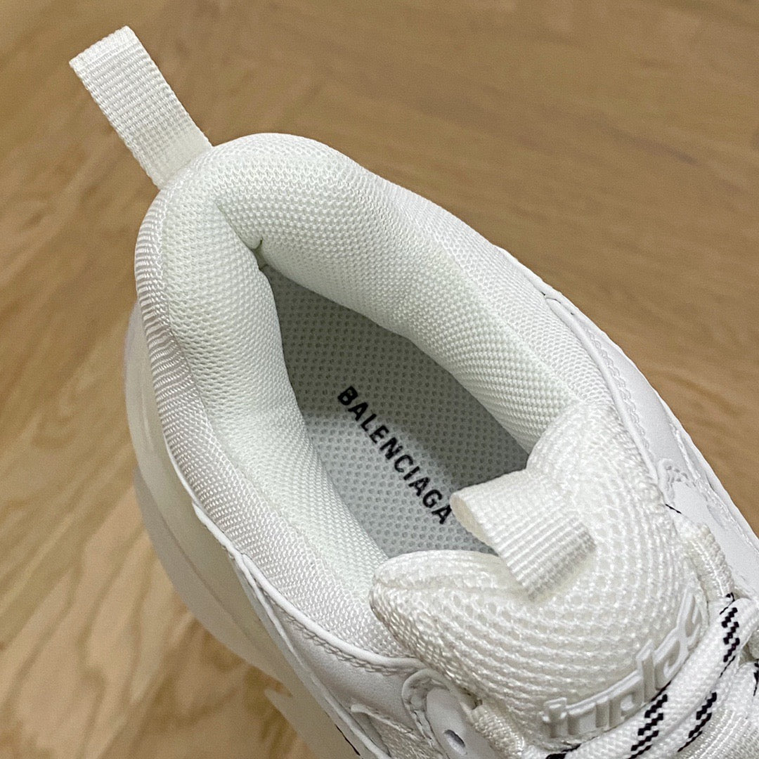 Balenciaga TRIPLE S CLEAR SOLE SNEAKER IN WHITE