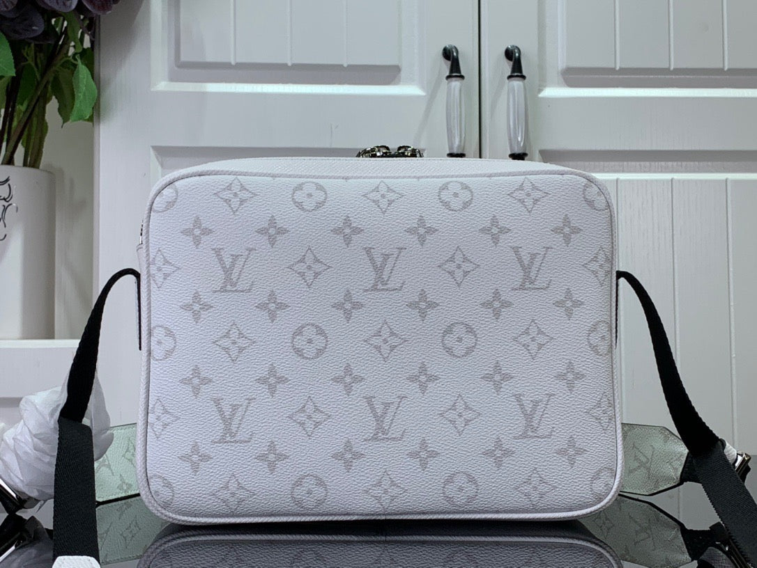 LV Bolso Messenger Outdoor M30873