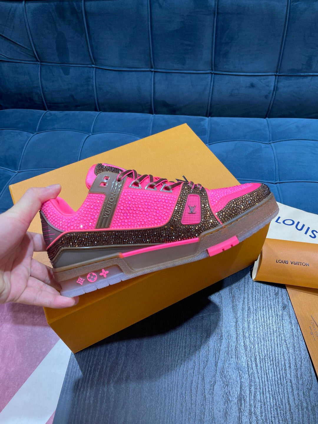 LV Trainer Sneaker Rose Crystals 1A8Z72