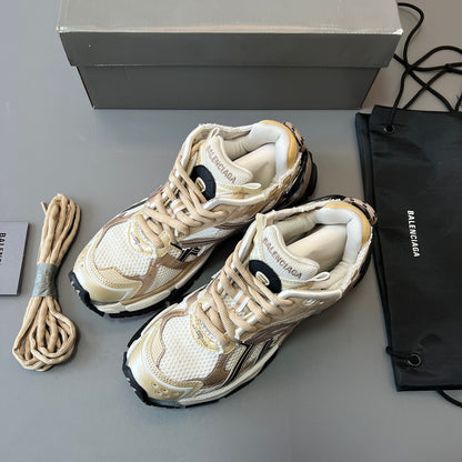 BALENCIAGA RUNNER Egg Beige