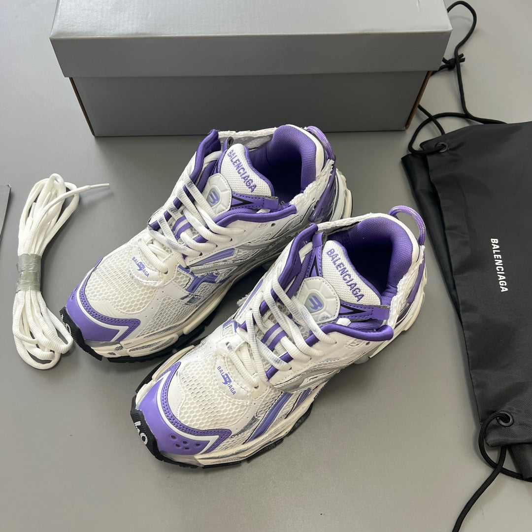 BALENCIAGA RUNNER GRAFFITI SNEAKER IN WHITE