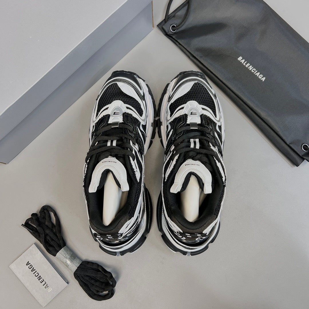 BALENCIAGA RUNNER Black White