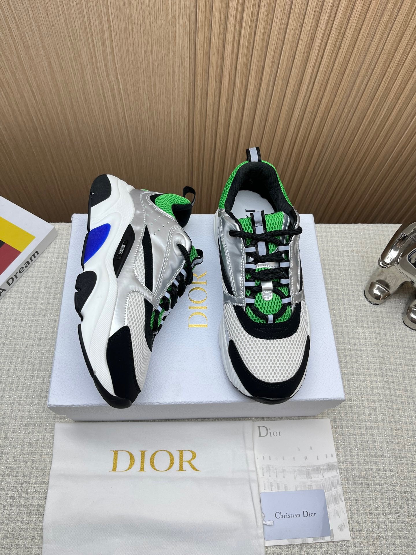 Dior B22 Verde Negro Blanco Plateado