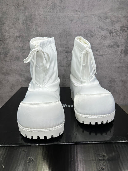 BALENCIAGA SKIWEAR - ALASKA LOW BOOT IN WHITE