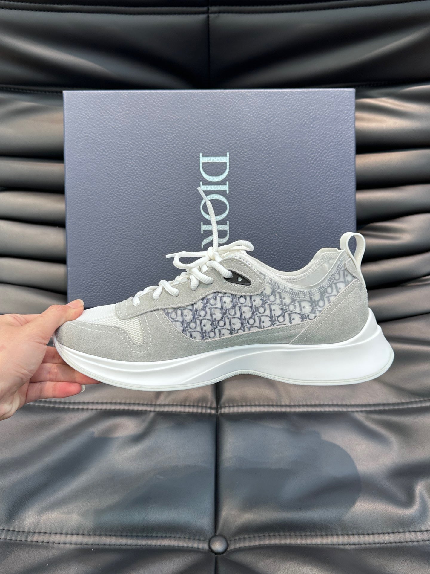 DIOR B25 RUNNER SNEAKER