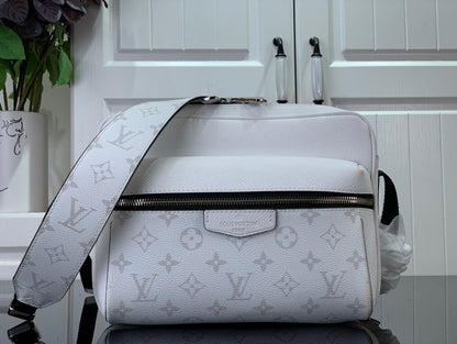 LV Bolso Messenger Outdoor M30873