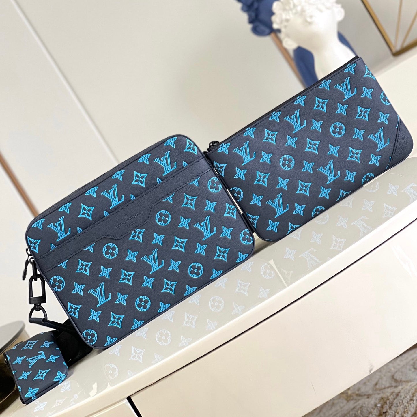 LV Trio Messenger M46604