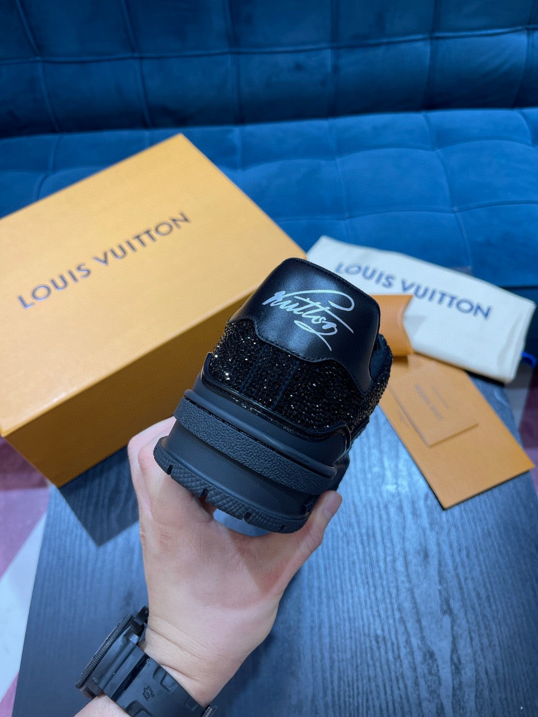 LV Trainer Black Crystals