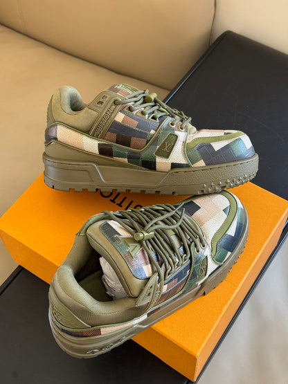 LV Maxi Trainer Sneaker 1ACNCZ