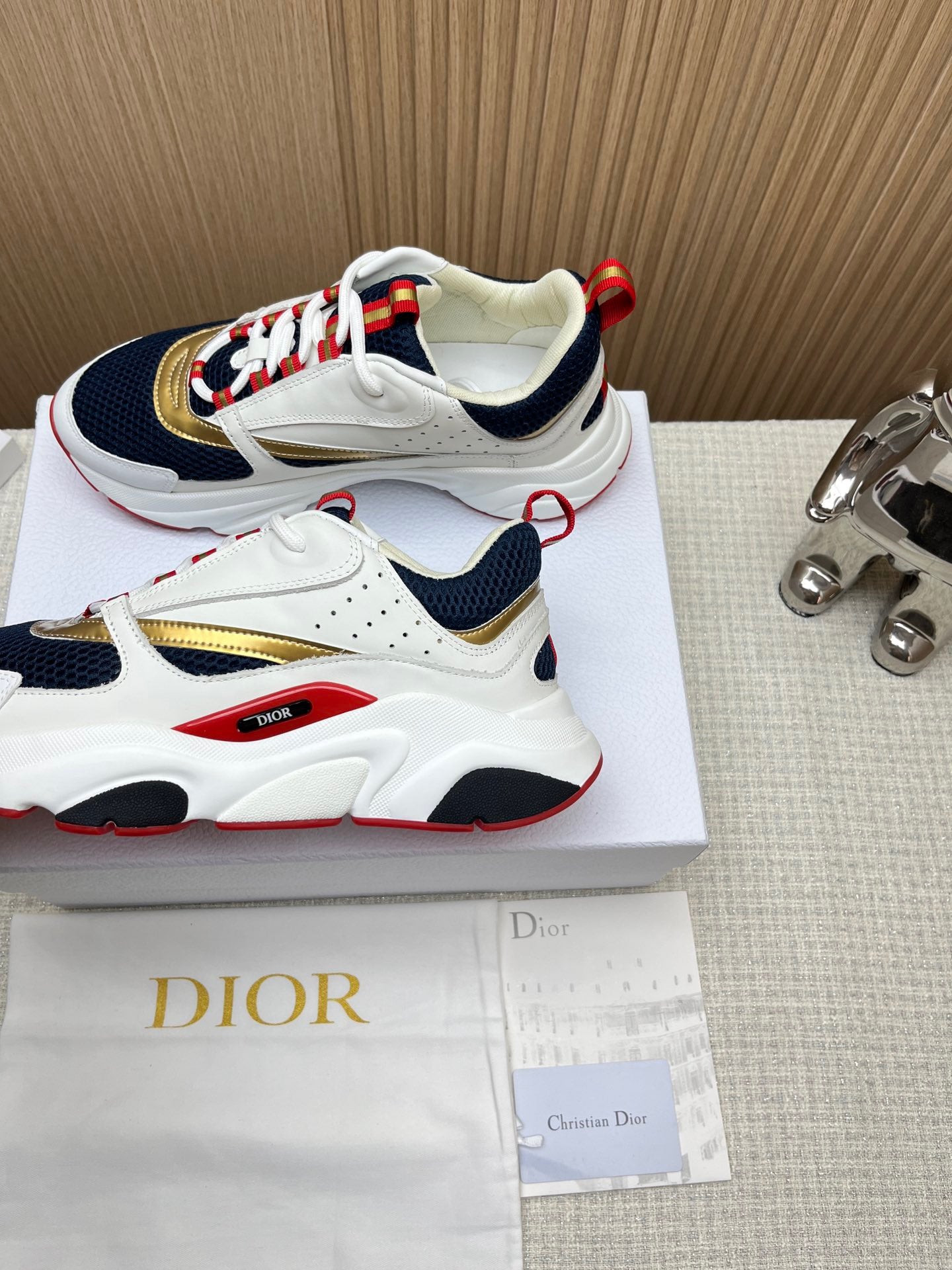 Dior B22 (BLANCO, ROJO, AZUL MARINO, DORADO)