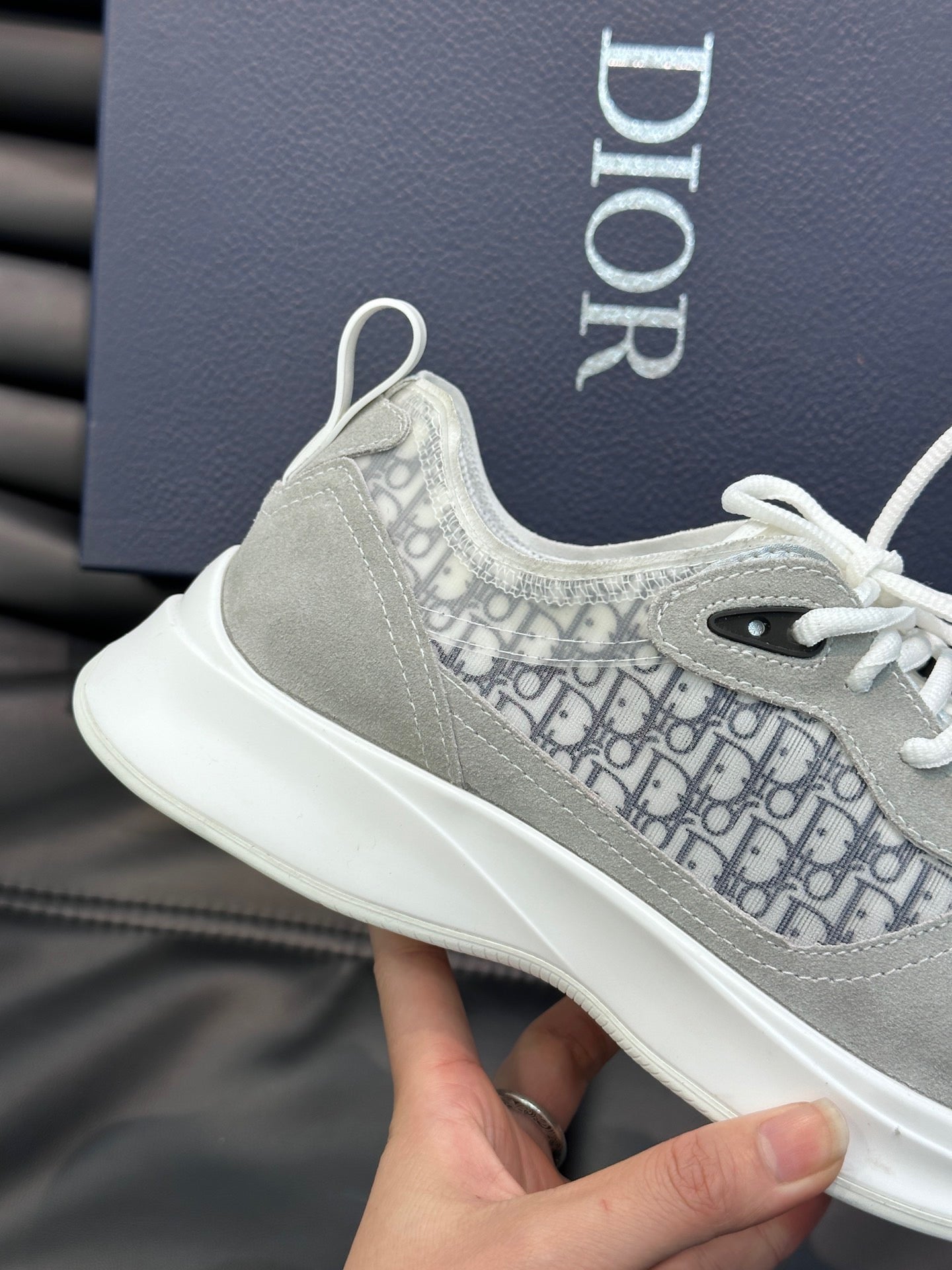 DIOR B25 RUNNER SNEAKER