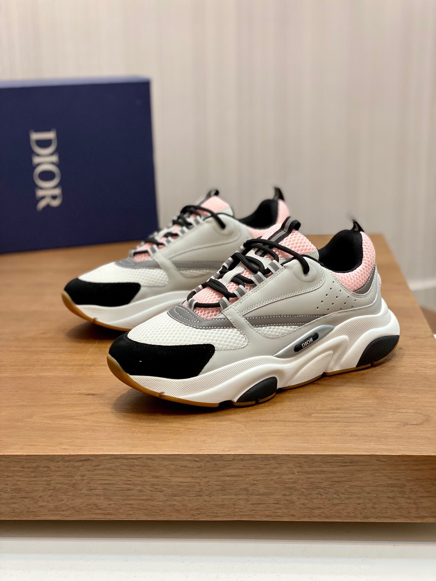 Dior B22 White / Black / Pink Mesh