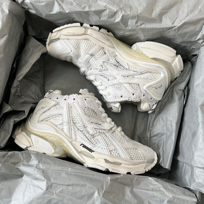 BALENCIAGA RUNNER White Beige 2