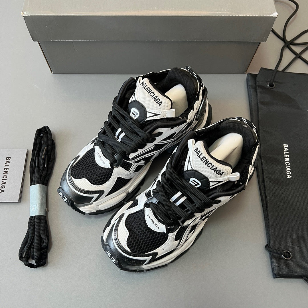 BALENCIAGA RUNNER Black White